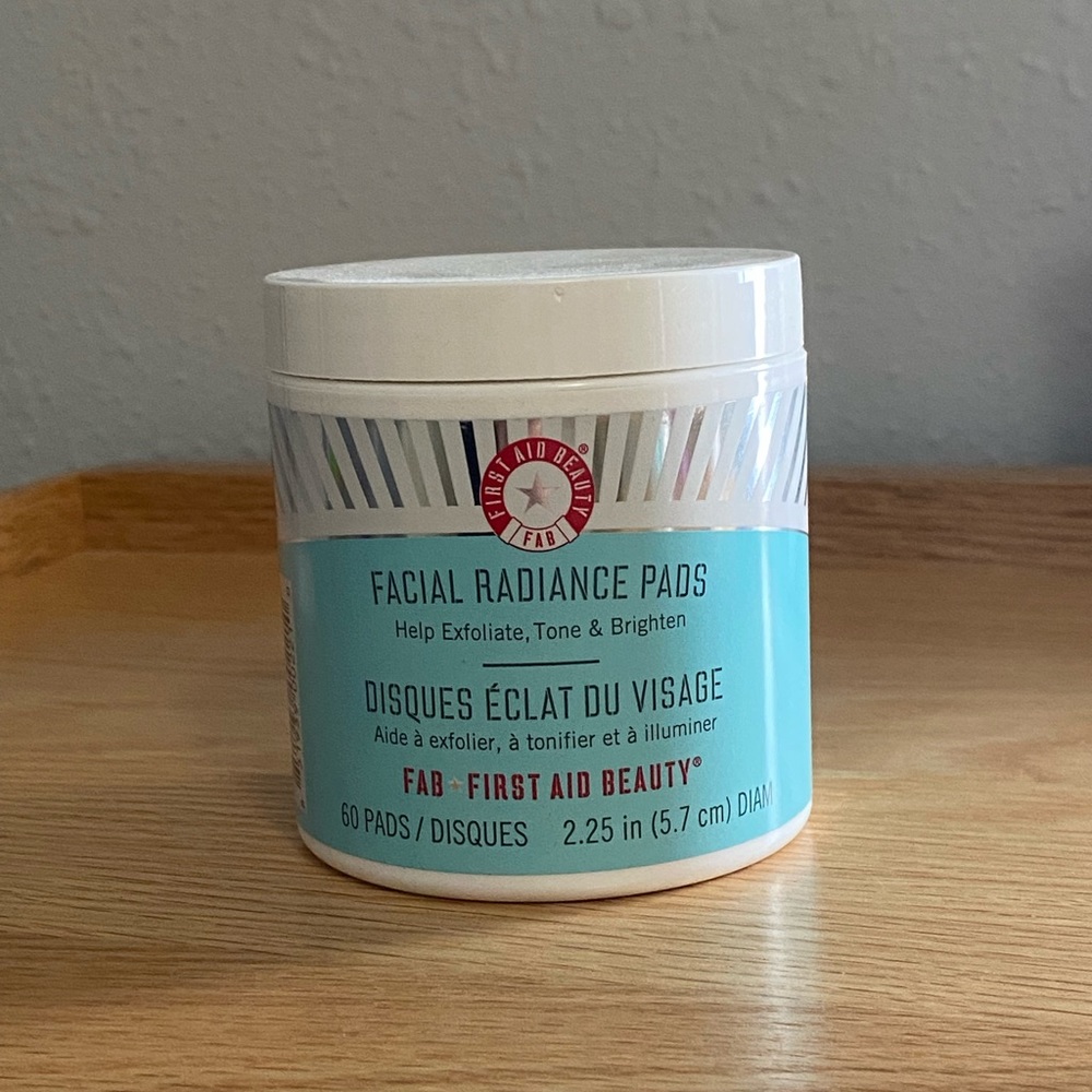First aid beauty facial radiance pads